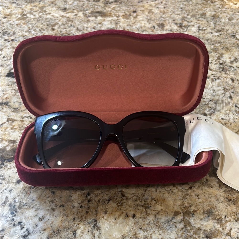 Gucci Black Oversized Sunglasses
